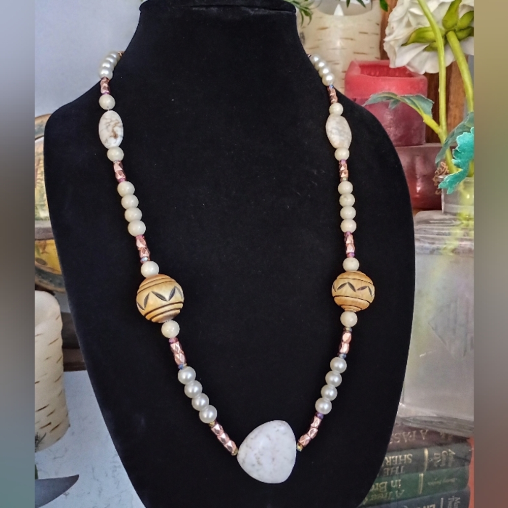 Elegant Beaded Necklace with Natural Tones
